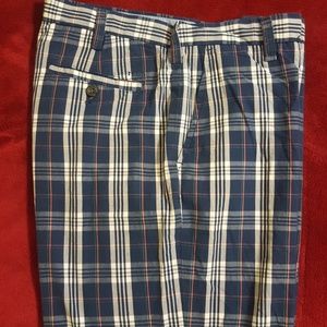 IZOD Men's golf shorts